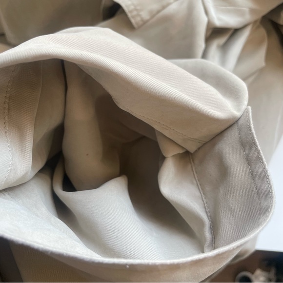 Vintage Burberry Khaki Trench Button Coat with Removable Hood Size Large (12) - Picture 15 of 15